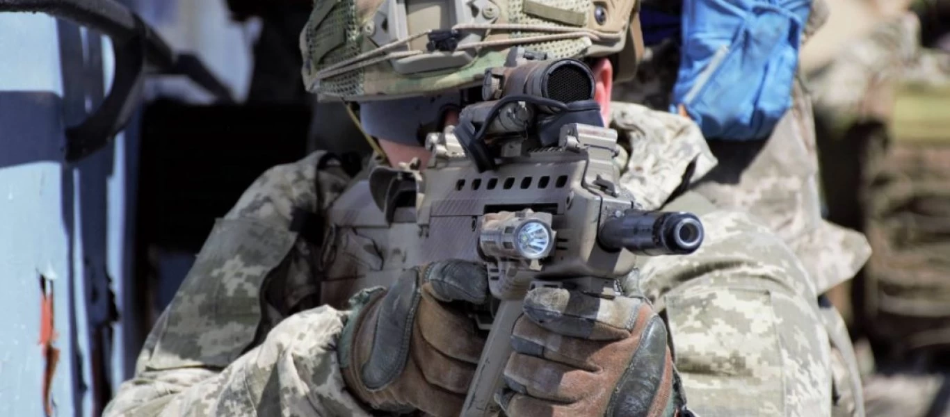 Ο Ελληνικός Στρατός εκπαιδεύει σε ειδικές αποστολές τους Ουκρανούς σφαγείς του Λουγκάνσκ και του Ντόνετσκ!